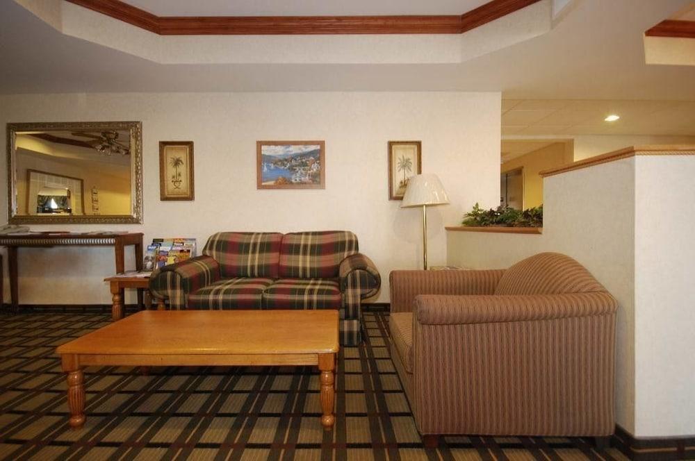 Comfort Suites South Haven Near I-96 Ngoại thất bức ảnh