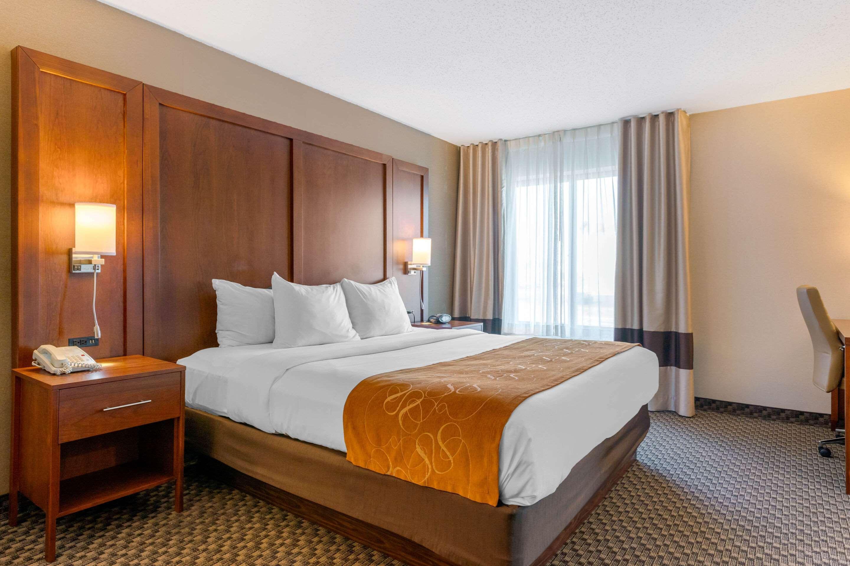 Comfort Suites South Haven Near I-96 Ngoại thất bức ảnh