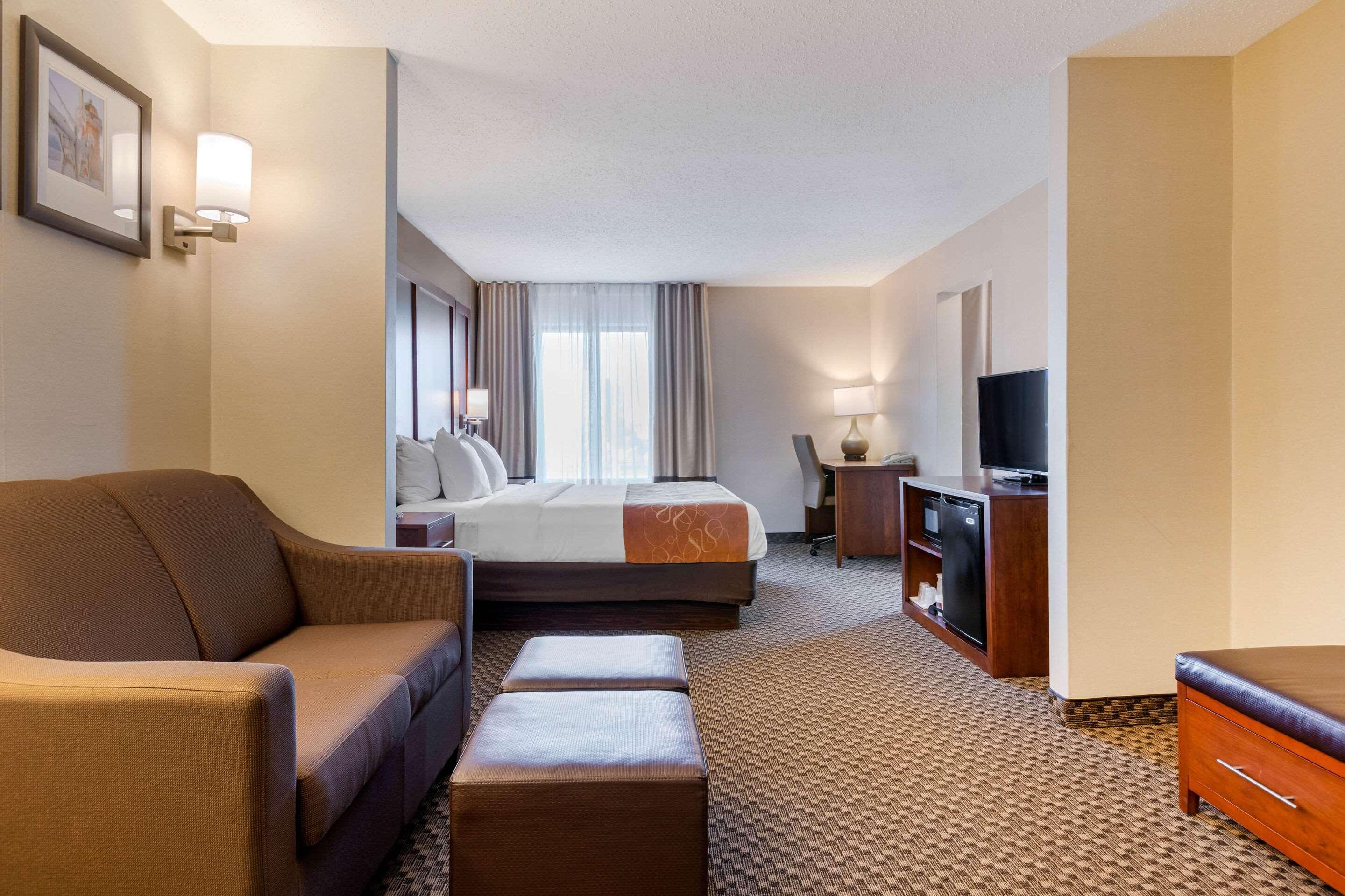 Comfort Suites South Haven Near I-96 Ngoại thất bức ảnh