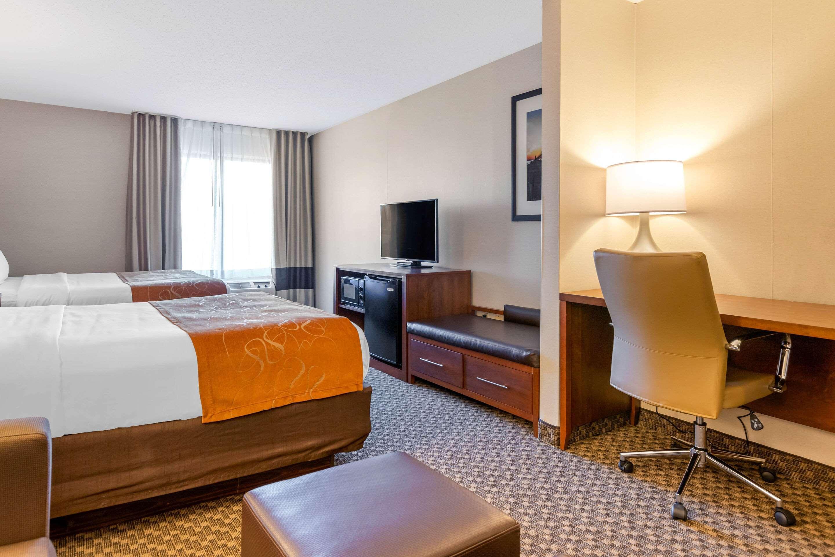 Comfort Suites South Haven Near I-96 Ngoại thất bức ảnh