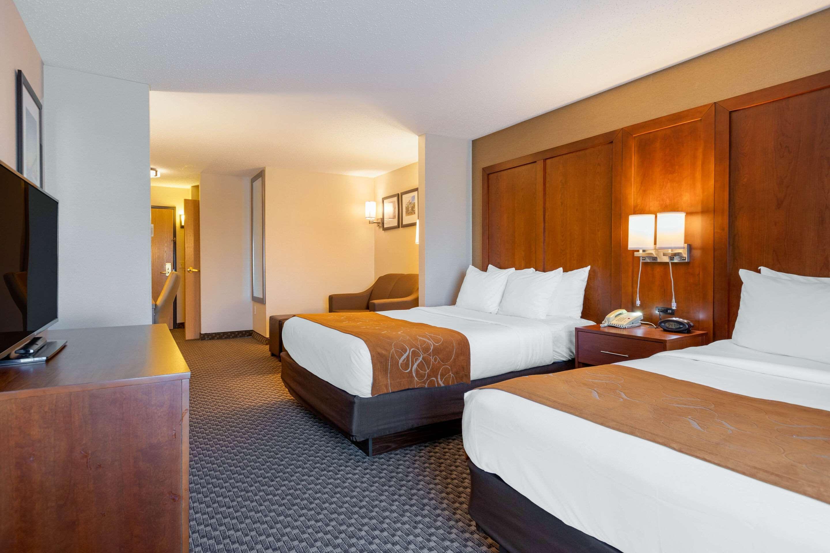 Comfort Suites South Haven Near I-96 Ngoại thất bức ảnh