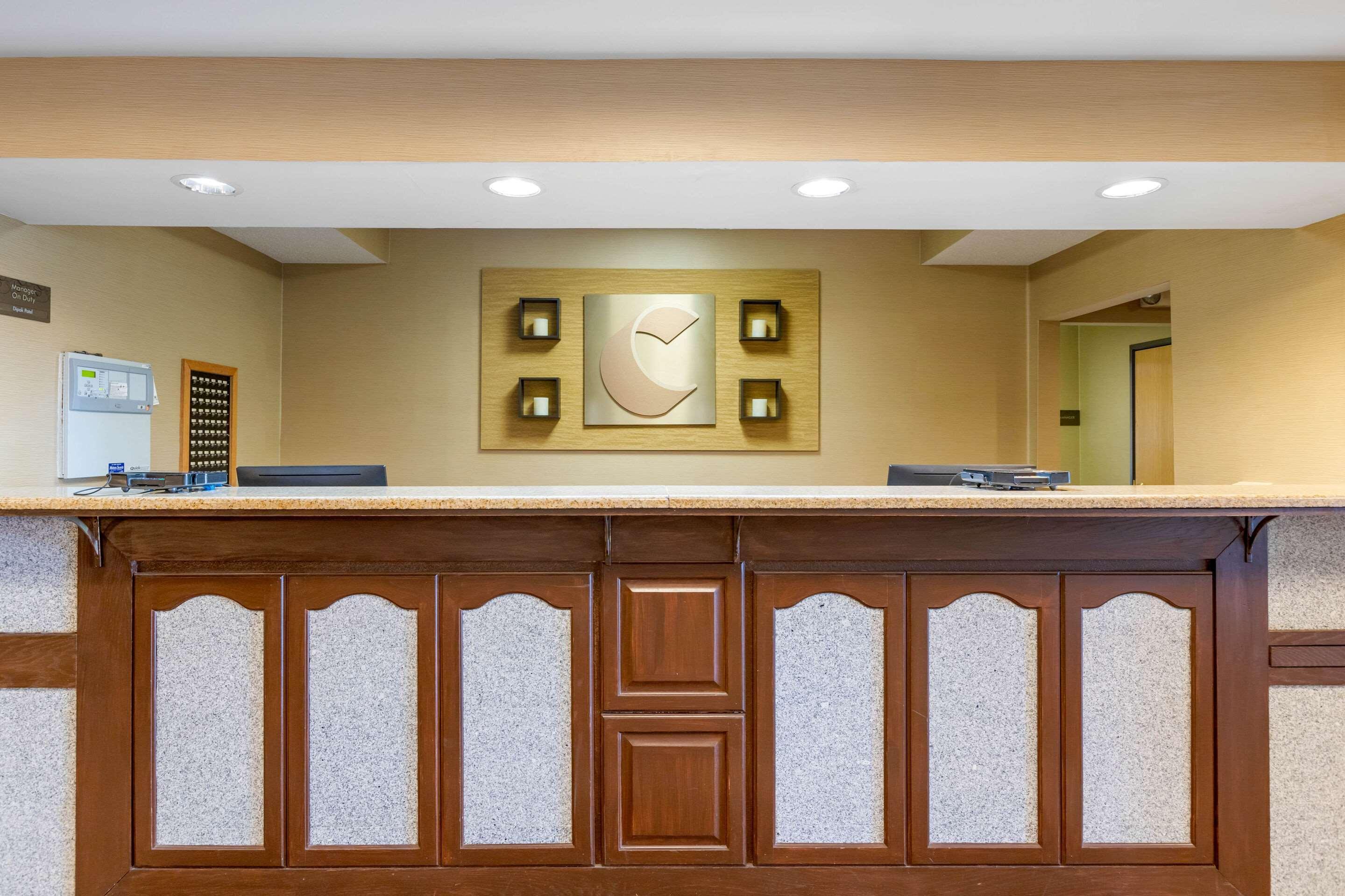 Comfort Suites South Haven Near I-96 Ngoại thất bức ảnh