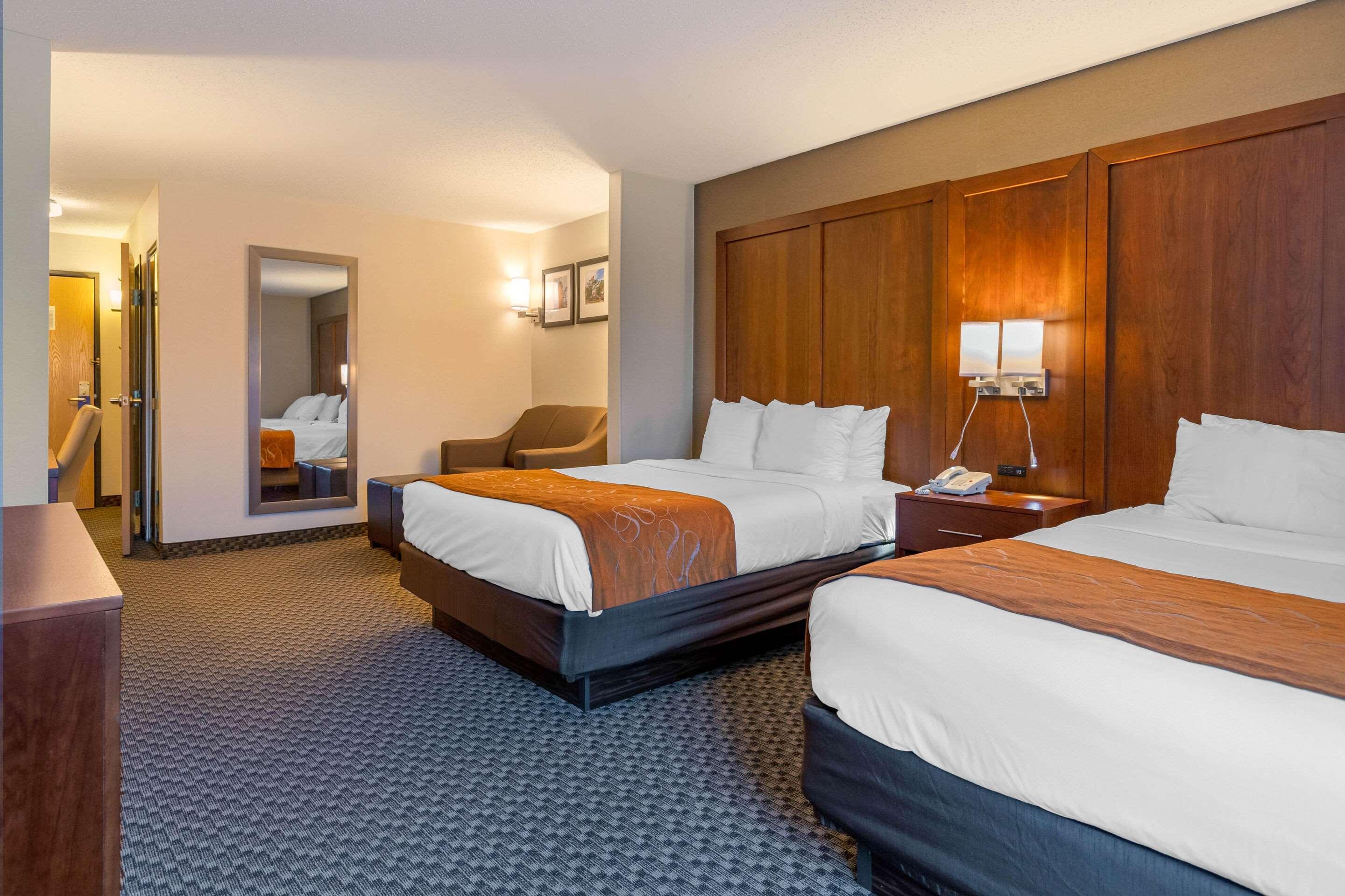 Comfort Suites South Haven Near I-96 Ngoại thất bức ảnh