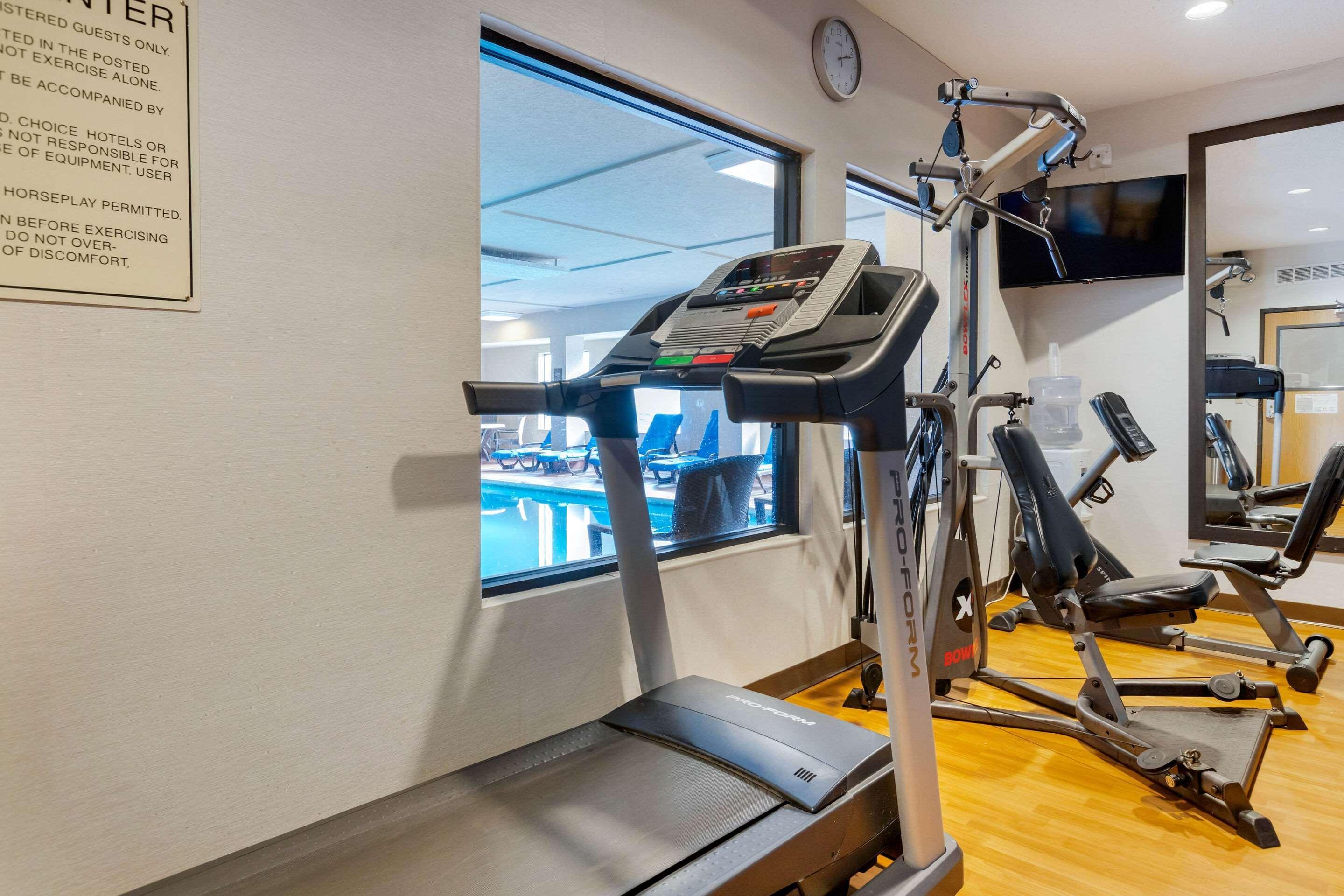 Comfort Suites South Haven Near I-96 Ngoại thất bức ảnh