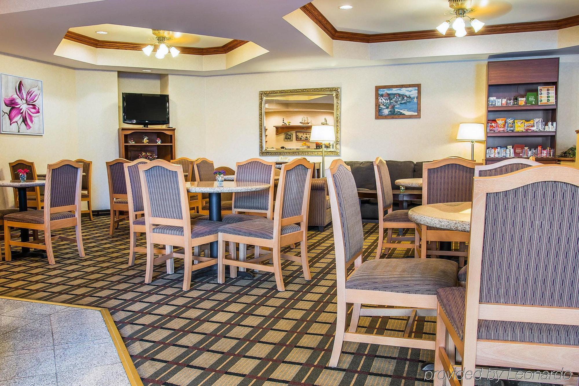 Comfort Suites South Haven Near I-96 Ngoại thất bức ảnh