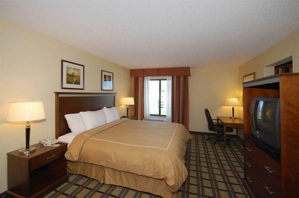 Comfort Suites South Haven Near I-96 Ngoại thất bức ảnh