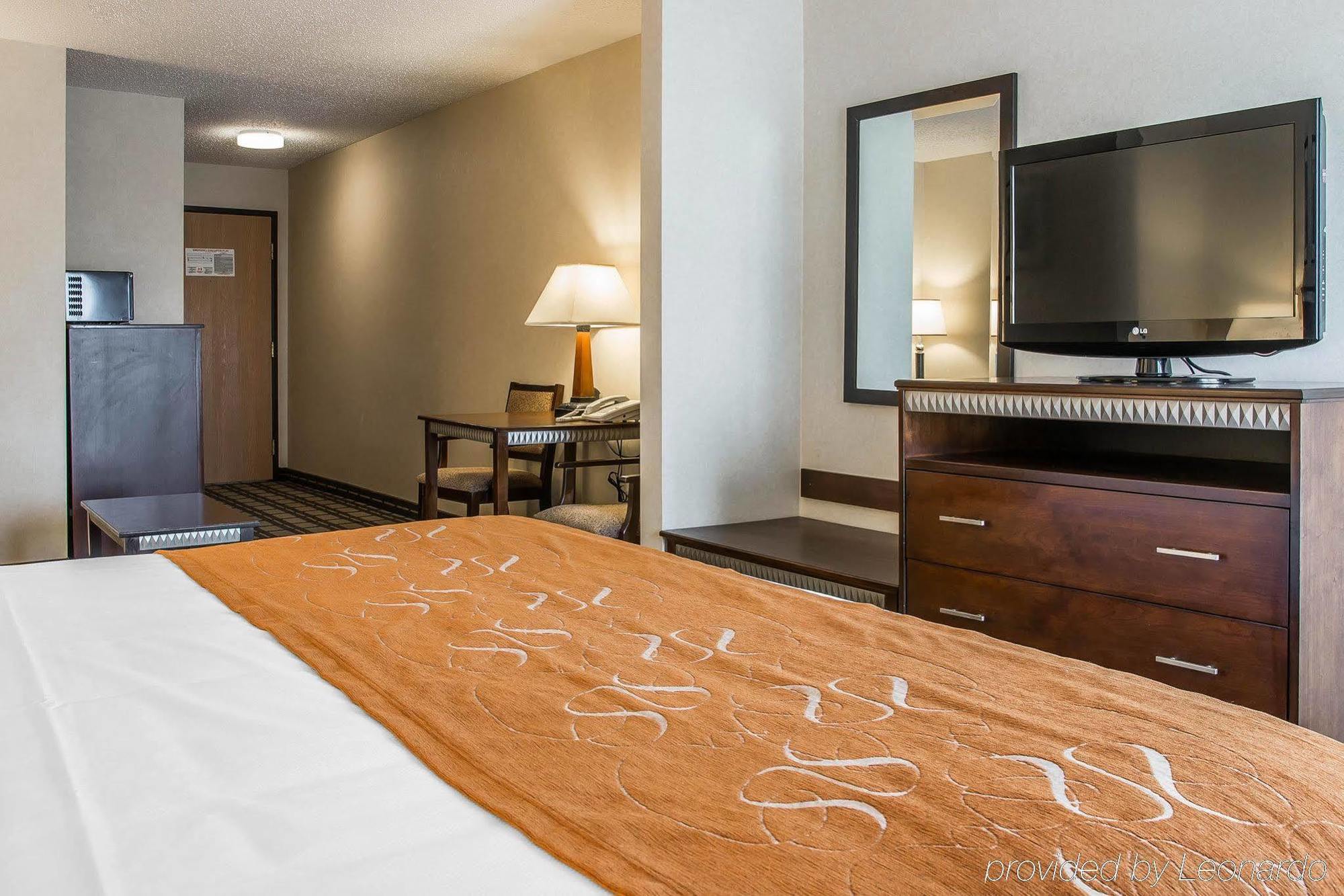 Comfort Suites South Haven Near I-96 Ngoại thất bức ảnh