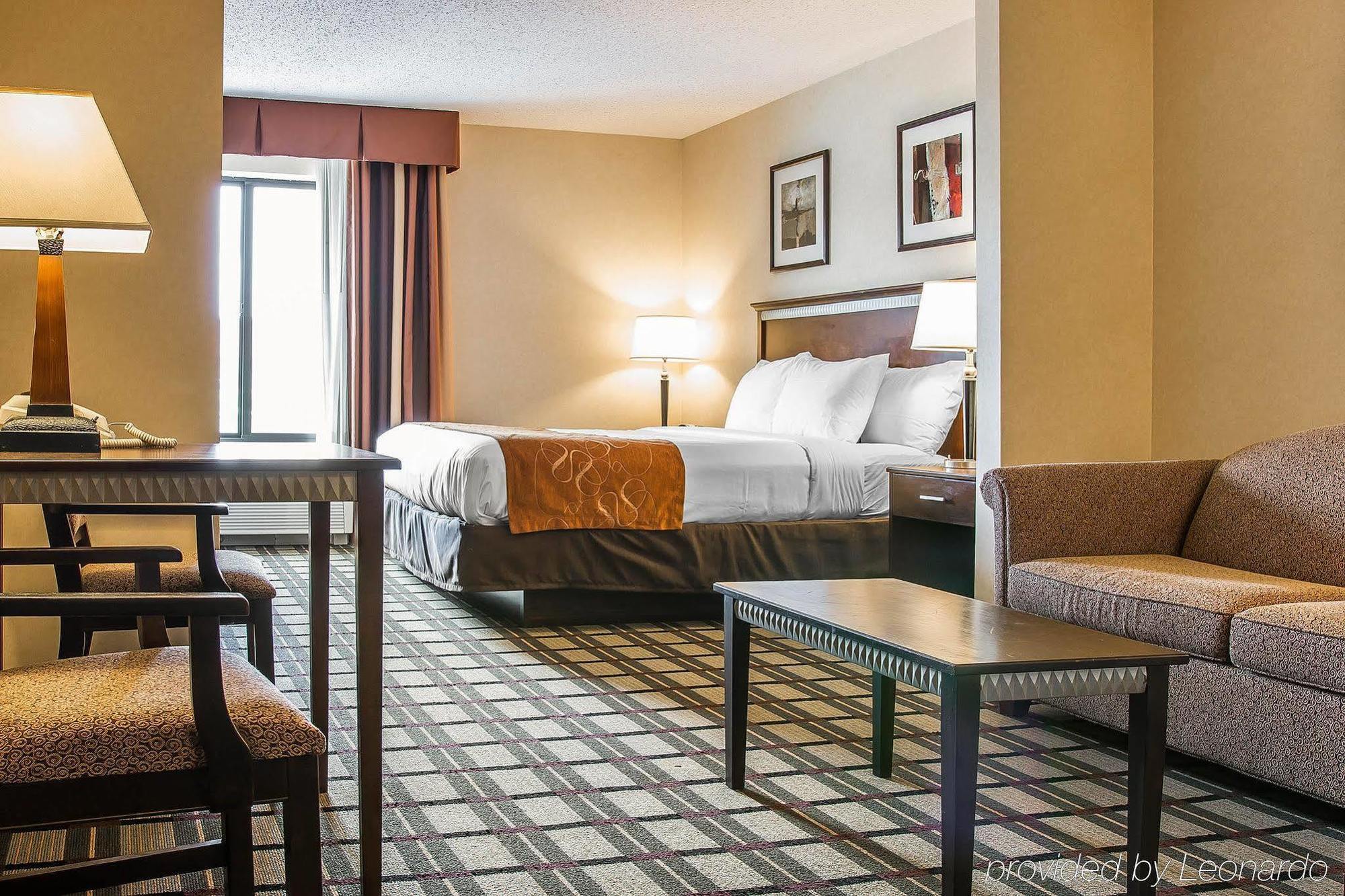 Comfort Suites South Haven Near I-96 Ngoại thất bức ảnh