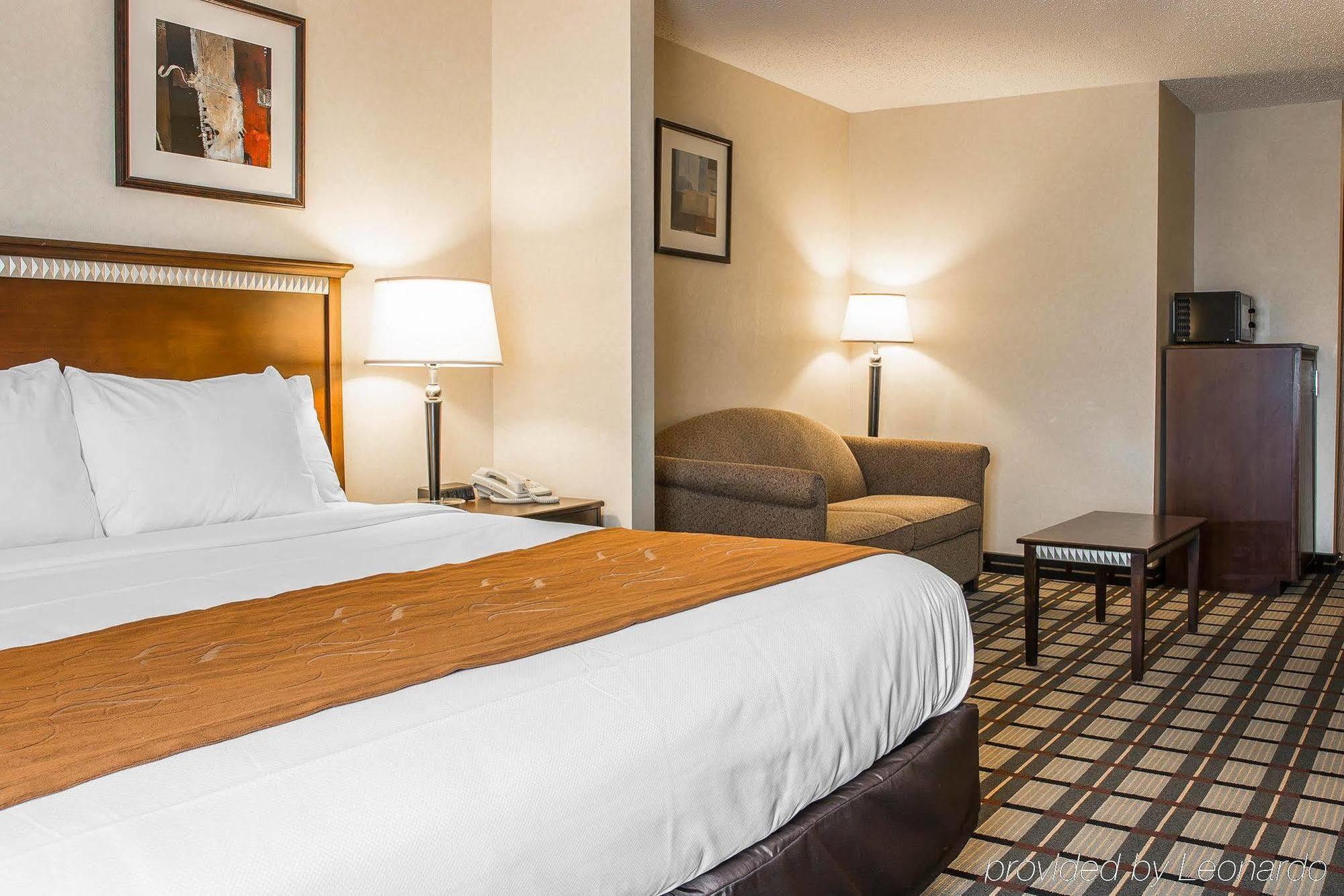 Comfort Suites South Haven Near I-96 Ngoại thất bức ảnh