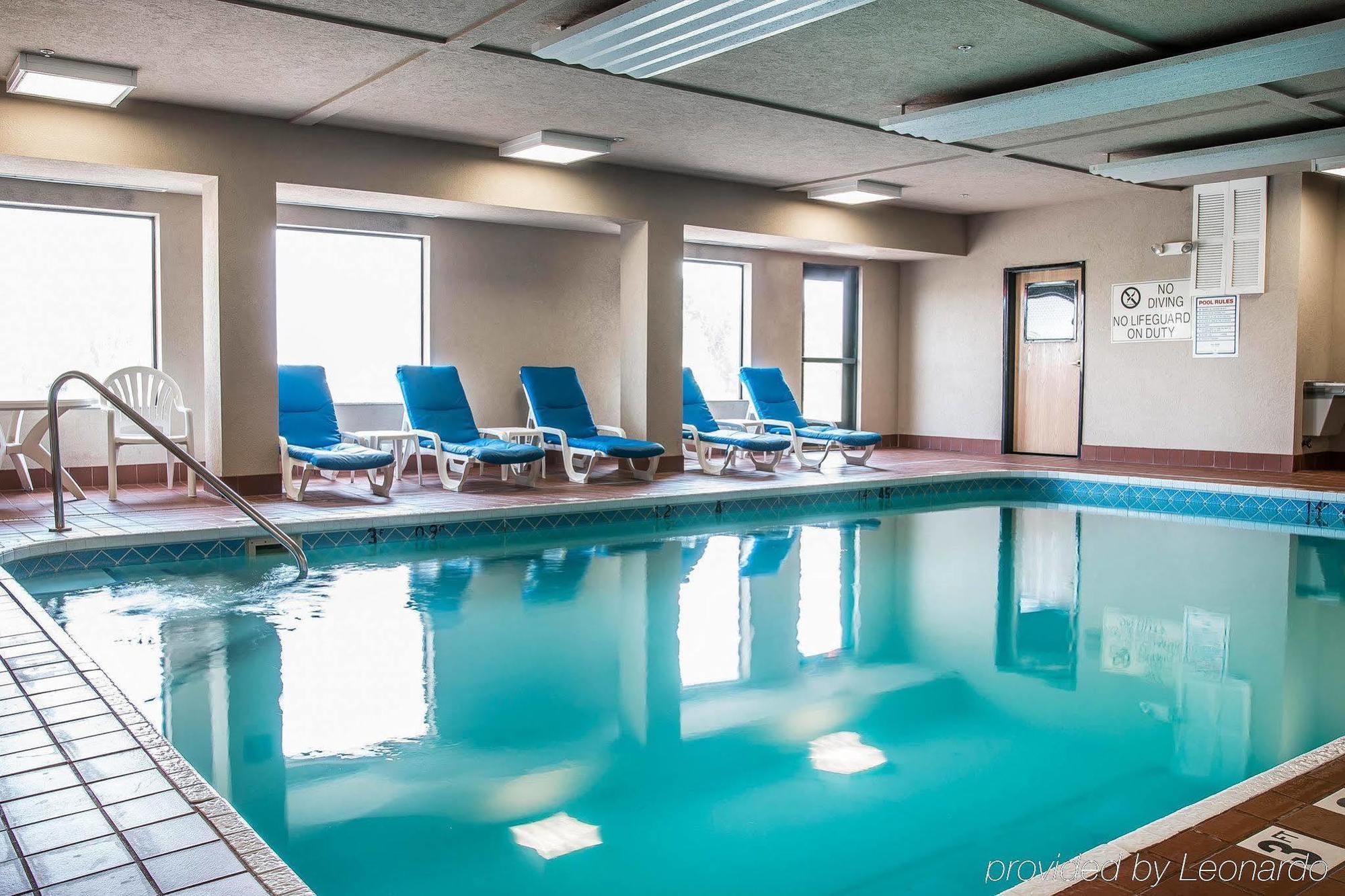 Comfort Suites South Haven Near I-96 Ngoại thất bức ảnh