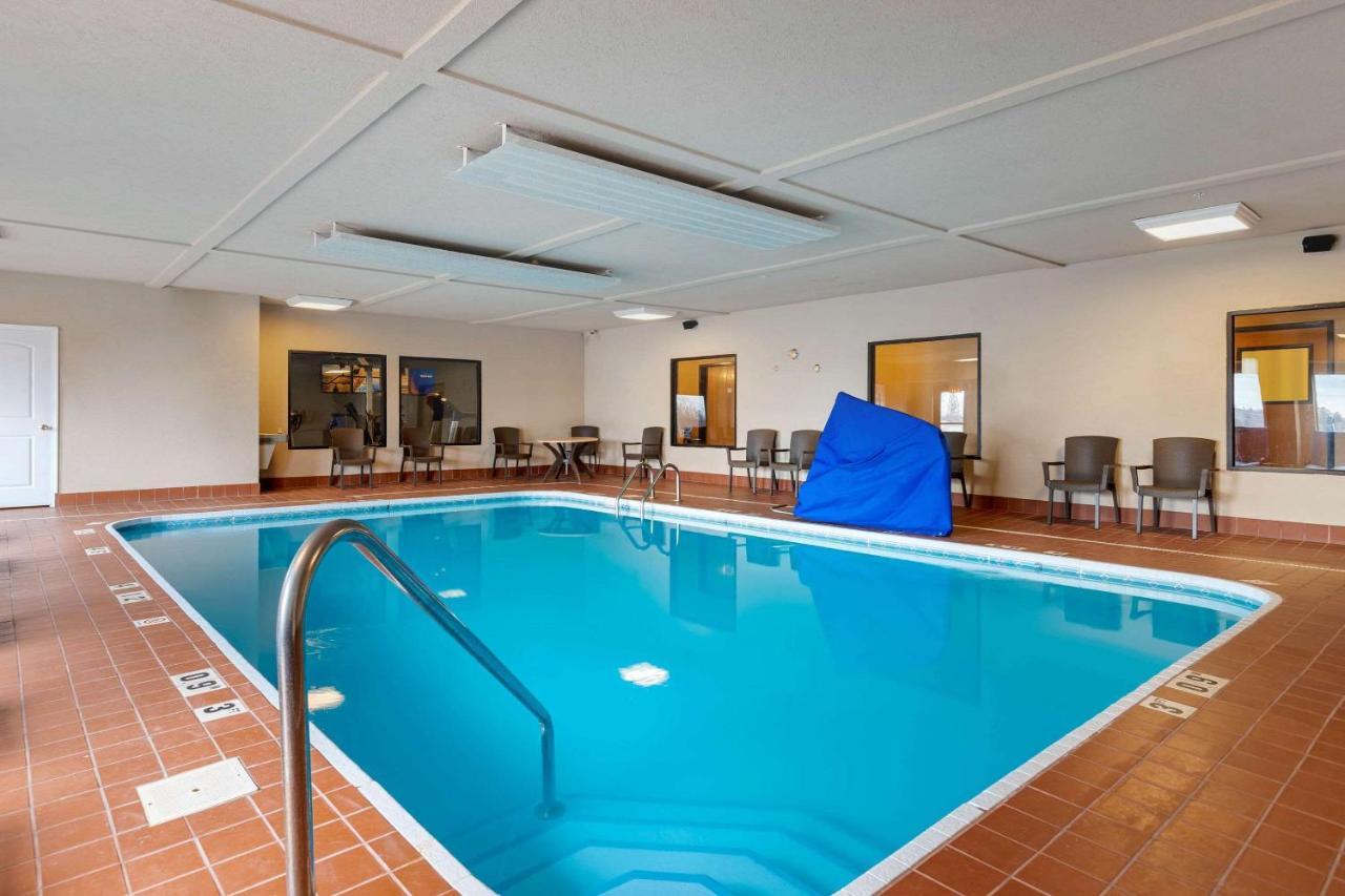Comfort Suites South Haven Near I-96 Ngoại thất bức ảnh